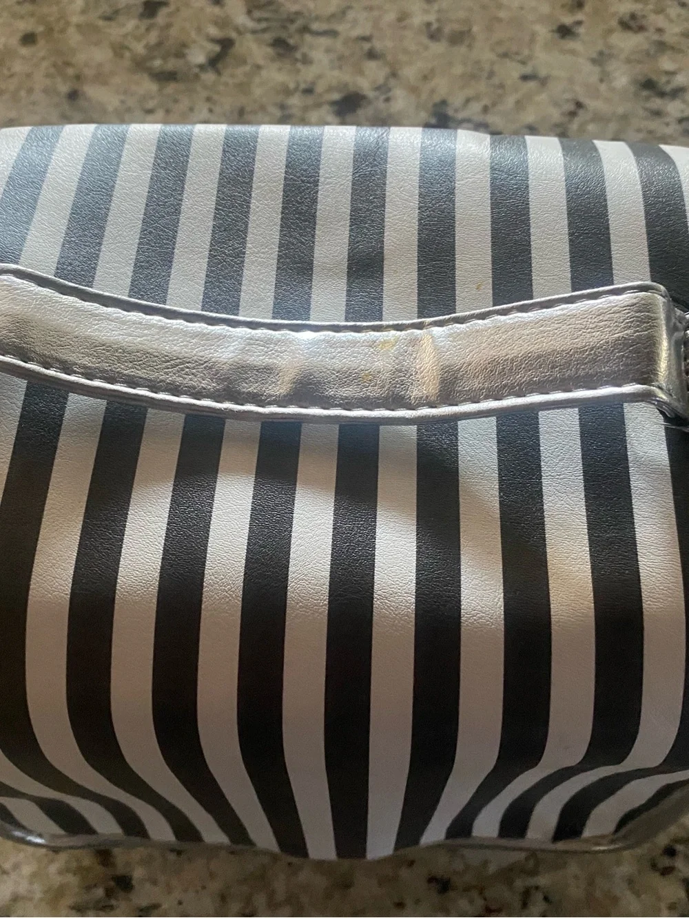 Roll Up Travel Organizer - Silver with Black Star Liner